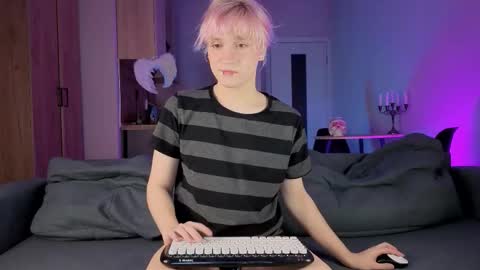 Snapshot of gregory_byyrd chatting on February 26, 9:47 pm Greg-independent model online show from February 26, 9:47 pm