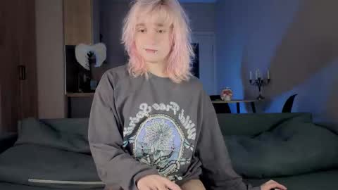 Snapshot of gregory_byyrd chatting on March 4, 5:24 am Greg-independent model online show from March 4, 5:24 am