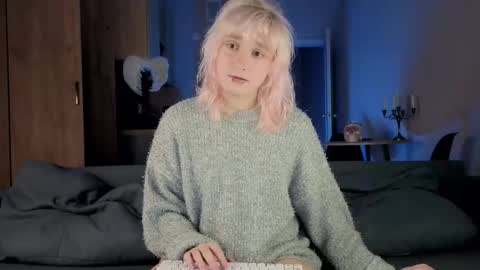 Snapshot of gregory_byyrd chatting on March 12, 9:10 pm Greg-independent model online show from March 12, 9:10 pm