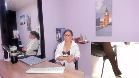 Snapshot of greta_borbon chatting on July 15, 12:21 pm Greta online show from July 15, 12:21 pm