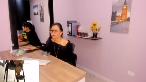 Snapshot of greta_borbon chatting on July 21, 11:45 am Greta online show from July 21, 11:45 am