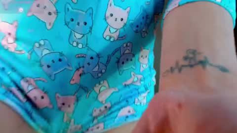 Greyslopez online show from December 29, 12:41 am