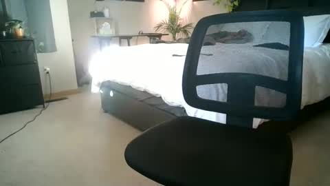 grhansen online show from December 4, 9:35 pm