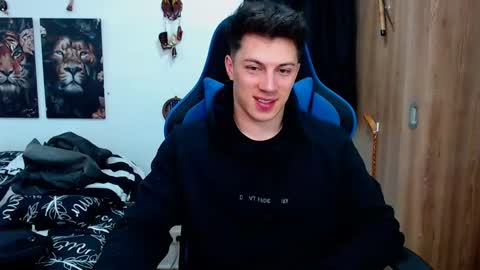 griego01 online show from December 9, 1:07 am