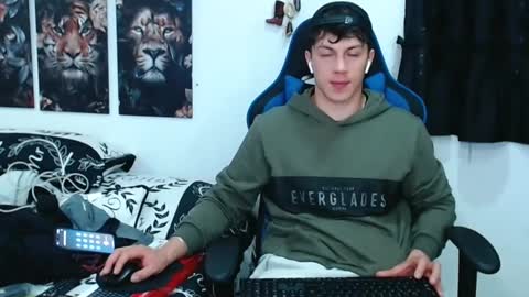 griego01 online show from March 6, 7:10 pm