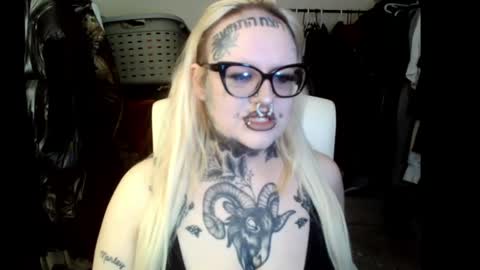 Snapshot of grindhouseho chatting on April 30, 1:56 am Grindhouse online show from April 30, 1:56 am