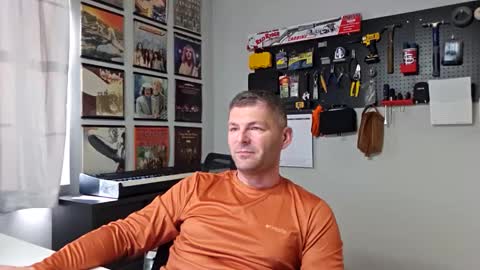 Snapshot of gringo_dipp chatting on March 3, 3:29 pm gringo_dipp online show from March 3, 3:29 pm