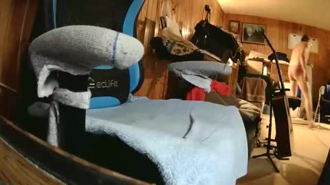 grinningbear online show from February 6, 9:56 am