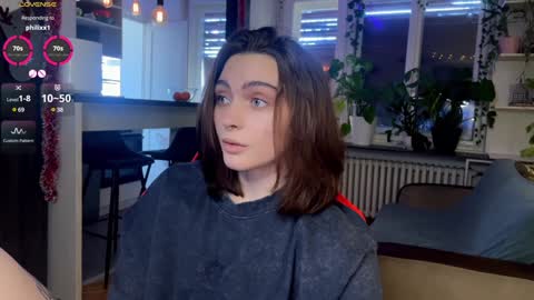 Snapshot of grinya_kh chatting on December 2, 11:45 am Alice online show from December 2, 11:45 am