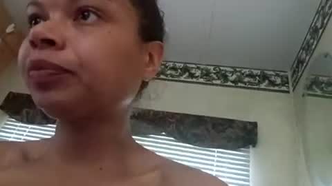 Snapshot of grippingwetpussy chatting on June 21, 7:05 pm grippingwetpussy online show from June 21, 7:05 pm