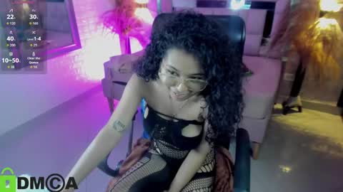    online show from November 24, 8:19 pm