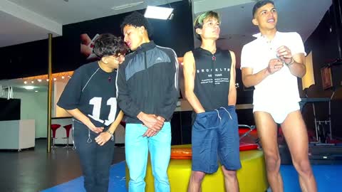 GRIVALS. THOMAS AND DAMIAND online show from December 15, 6:15 pm