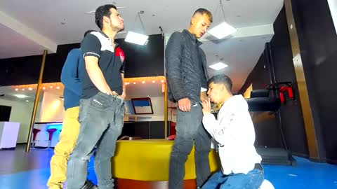 GRIVALS. THOMAS AND DAMIAND online show from January 16, 5:12 pm