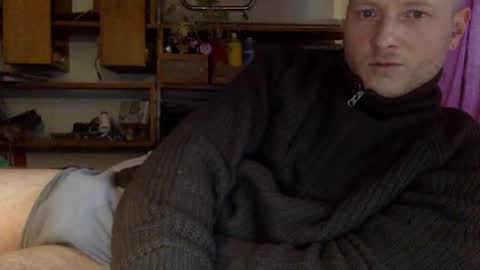 Snapshot of gruendamien chatting on December 15, 1:59 pm gruendamien online show from December 15, 1:59 pm