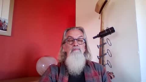 Snapshot of grybear60 chatting on October 30, 8:27 am Grybear online show from October 30, 8:27 am