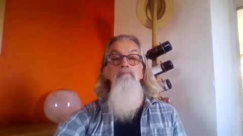 Snapshot of grybear60 chatting on November 28, 10:18 am Grybear online show from November 28, 10:18 am