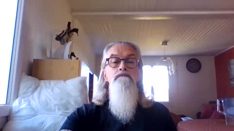 Snapshot of grybear60 chatting on February 24, 11:52 am Grybear online show from February 24, 11:52 am