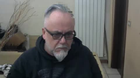 Snapshot of grz65 chatting on December 29, 10:34 am GRIZZLY65 online show from December 29, 10:34 am