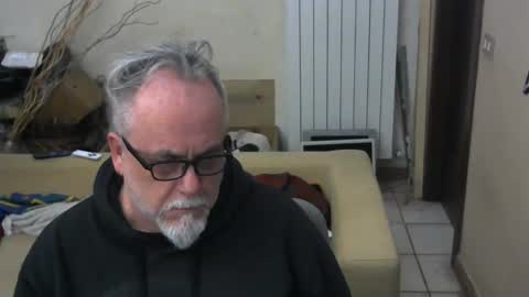 Snapshot of grz65 chatting on February 8, 1:25 pm GRIZZLY65 online show from February 8, 1:25 pm