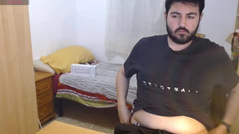 Snapshot of gsendra chatting on February 12, 11:40 am gsendra online show from February 12, 11:40 am