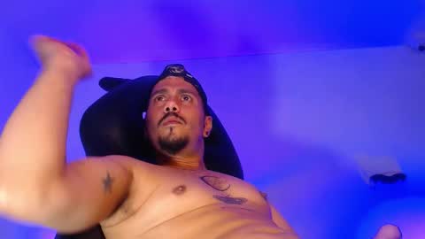 Snapshot of gsus_patrick chatting on October 21, 1:39 am GSUS PATRCIK online show from October 21, 1:39 am