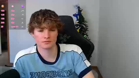 Snapshot of gucciboi4 chatting on March 15, 4:02 pm gucciboi4 online show from March 15, 4:02 pm