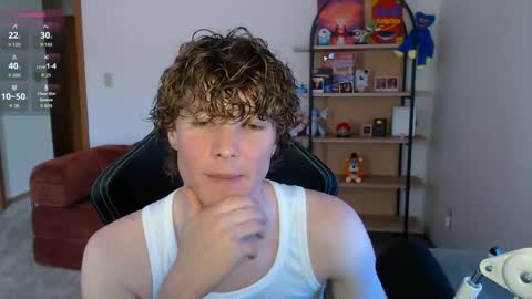 Snapshot of gucciboi4 chatting on June 7, 4:44 pm gucciboi4 online show from June 7, 4:44 pm