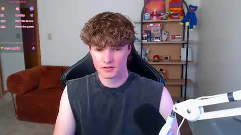 Snapshot of gucciboi4 chatting on July 11, 4:10 pm gucciboi4 online show from July 11, 4:10 pm