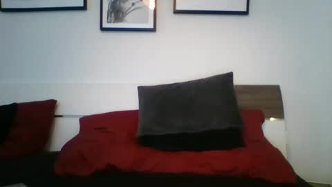 Snapshot of guerillatequilla chatting on December 20, 10:49 am guerillatequilla online show from December 20, 10:49 am