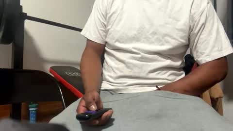 guesswhosback13 online show from April 19, 1:43 pm