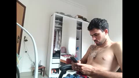 Snapshot of guguzinhox chatting on February 24, 3:42 pm guguzinhox online show from February 24, 3:42 pm