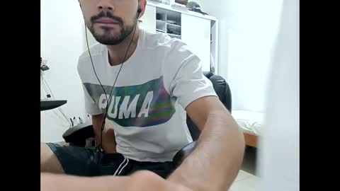 Snapshot of guguzinhox chatting on February 27, 11:59 pm guguzinhox online show from February 27, 11:59 pm