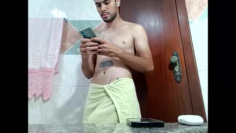 Snapshot of guguzinhox chatting on November 14, 7:45 pm guguzinhox online show from November 14, 7:45 pm