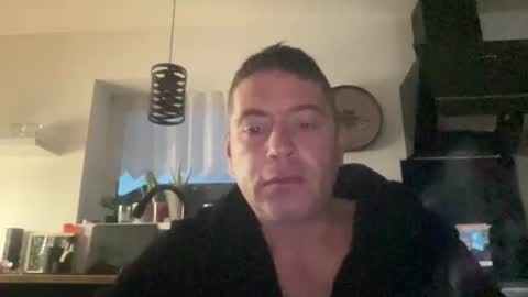 guil0 online show from October 2, 9:16 am