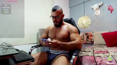 Snapshot of guillesmith2021 chatting on January 30, 11:55 pm Angel online show from January 30, 11:55 pm