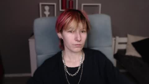 guitarandangell online show from April 14, 9:37 am