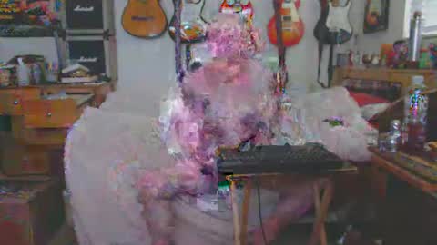 Snapshot of guitarsexgod chatting on February 17, 9:41 pm Mario online show from February 17, 9:41 pm