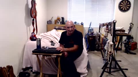 Snapshot of guitarsexgod chatting on September 18, 10:56 pm Mario online show from September 18, 10:56 pm