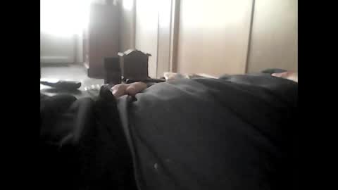 Snapshot of guizmeau72 chatting on December 2, 2:30 pm guizmeau72 online show from December 2, 2:30 pm