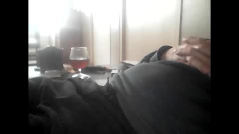 Snapshot of guizmeau72 chatting on March 4, 3:15 pm guizmeau72 online show from March 4, 3:15 pm