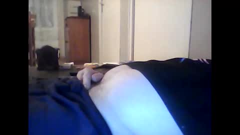 Snapshot of guizmeau72 chatting on October 19, 7:58 pm guizmeau72 online show from October 19, 7:58 pm