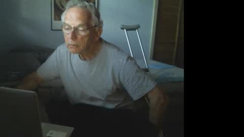 Snapshot of gulfcoast1952 chatting on March 19, 12:53 pm Roy online show from March 19, 12:53 pm