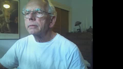 Snapshot of gulfcoast1952 chatting on March 29, 7:03 pm Roy online show from March 29, 7:03 pm