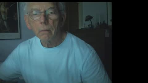 Snapshot of gulfcoast1952 chatting on April 10, 4:44 pm Roy online show from April 10, 4:44 pm