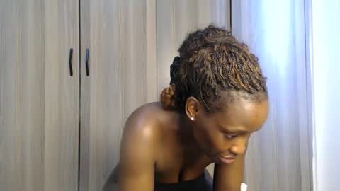 Snapshot of gulpess chatting on May 23, 11:14 am Miss Incredible online show from May 23, 11:14 am
