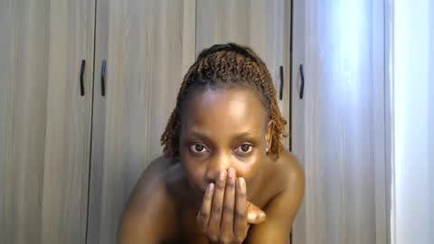 Snapshot of gulpess chatting on July 8, 12:20 pm Miss Incredible online show from July 8, 12:20 pm