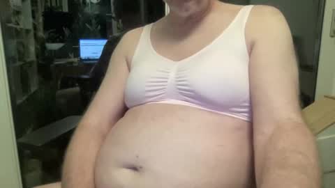 Snapshot of gummicasual chatting on February 5, 10:36 pm gummicasual online show from February 5, 10:36 pm