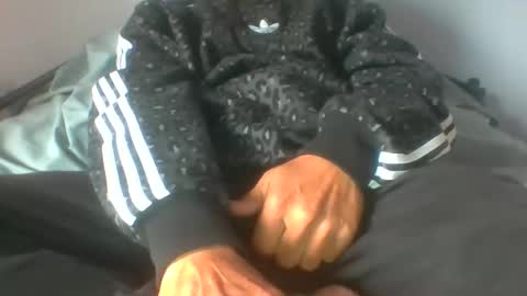 Snapshot of gunishment chatting on October 21, 1:12 pm gunishment online show from October 21, 1:12 pm