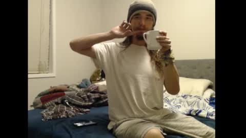 Snapshot of gurthychub chatting on December 9, 2:45 am Gunther online show from December 9, 2:45 am