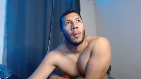 Snapshot of gurushake chatting on January 6, 2:04 am holl latino online show from January 6, 2:04 am